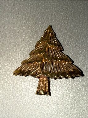 Gold-Tone Christmas Tree Brooch - Women's Jewelry